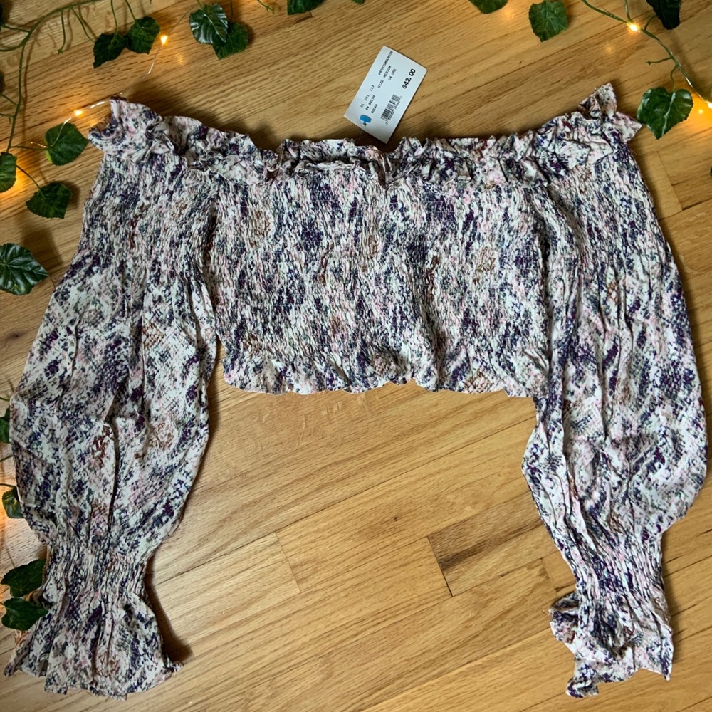 ✨NWT ultra cropped off the shoulder top